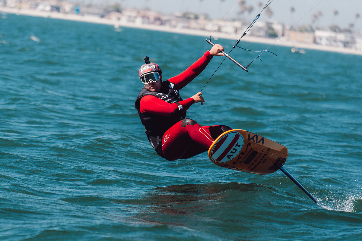 Bontus Long Beach 2 (c) Gabriel Koschier