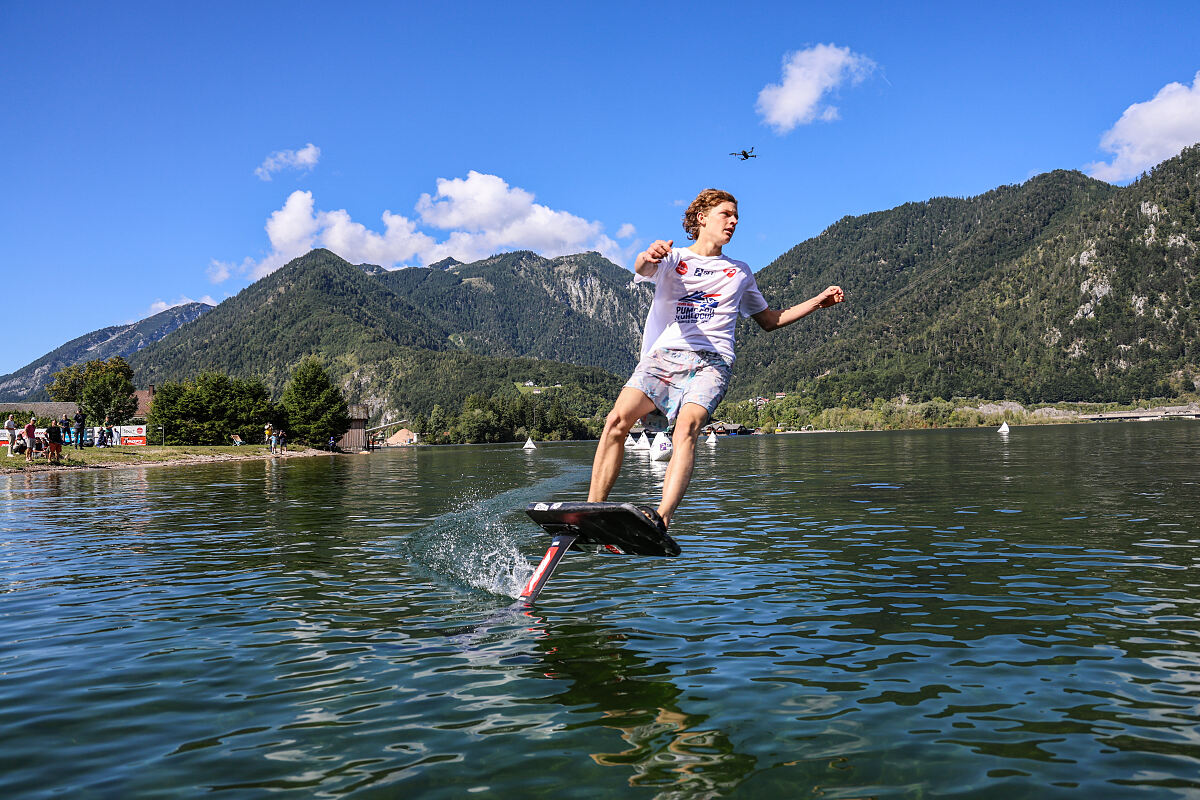 Jurij Scheibler beim Upper Austria SFT Pump Foil World Cup Traunsee